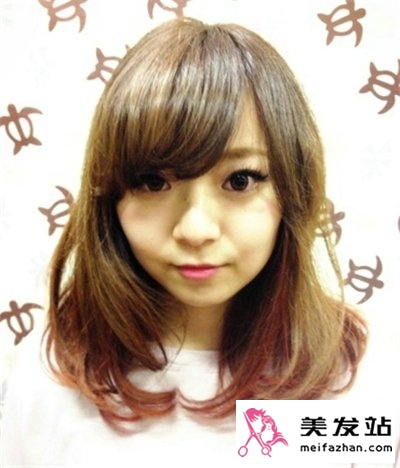 中长发女生梨花头烫发发型 甜美梨花头最修颜时尚