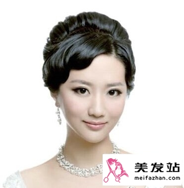简约时尚上班族发型设计 打造职场女王气场
