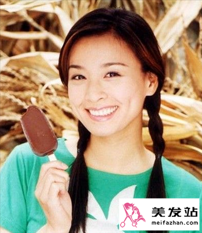 最新女生中分刘海辫子发型设计 辫子编发营造清新时尚感