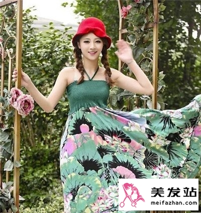 适合瓜子脸女生的发型 栗色长卷发营造圆润脸型 