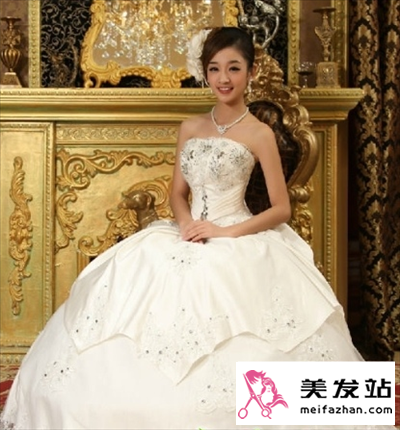 夏日唯美新娘盘发发型 复古盘发营造古典气质美