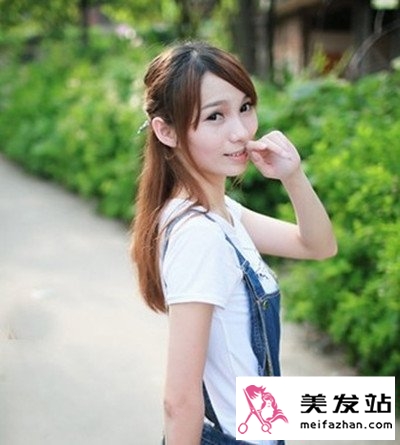 清纯甜美的你是否需要一款美丽的扎发呢