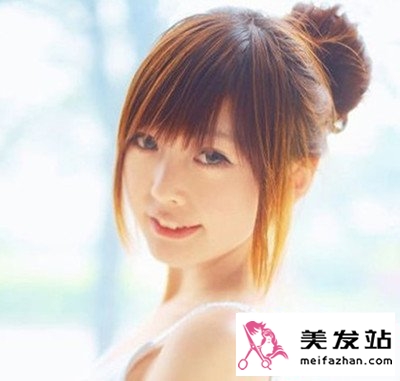 清纯甜美的你是否需要一款美丽的扎发呢