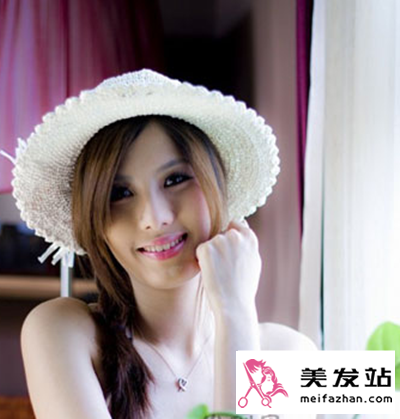 女生可爱的编发造型设计 时尚美美的发型不要错过