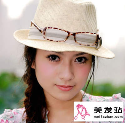 女生可爱的编发造型设计 时尚美美的发型不要错过