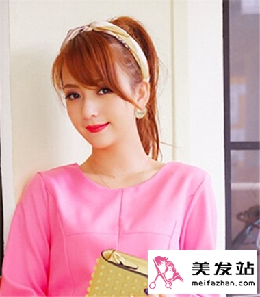 校园女生扎什么马尾造型好看 时尚清新女生校园扎发发型