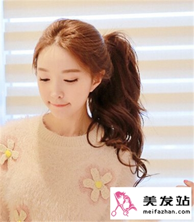 校园女生扎什么马尾造型好看 时尚清新女生校园扎发发型