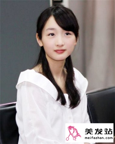 清新女神周冬雨时尚发型 从稚嫩到成熟一步步的华丽转身