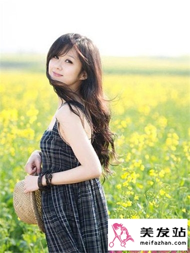 张娜拉33岁甜美依旧 减龄发型亲身示范减龄秘法