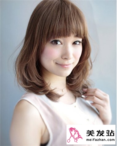 2015中长发女生流行梨花头发型 百搭梨花头打造最时尚的你