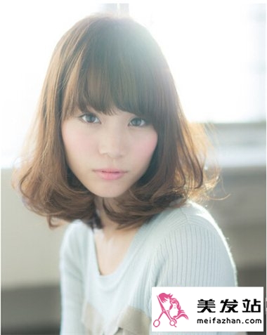 2015中长发女生流行梨花头发型 百搭梨花头打造最时尚的你
