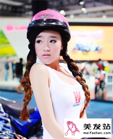 校园女生扎什么样的发型好看 双麻花辫扎发让你更加可爱