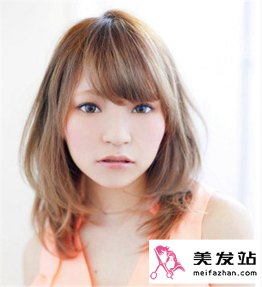适合大脸女生的中长发 修颜发型打造完美脸型