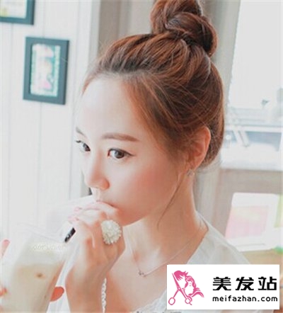 个性花苞头打造新时尚魅力 甜美可爱极显别致气质