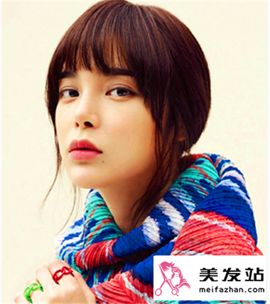 方脸女生适合什么发型 齐刘海修颜瘦脸显气质
