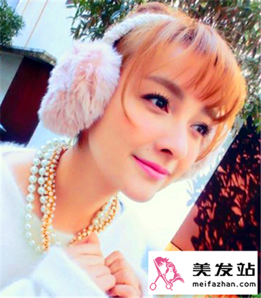 方脸女生适合什么发型 齐刘海修颜瘦脸显气质