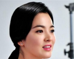 时尚低马尾扎发 最显女生甜美气质