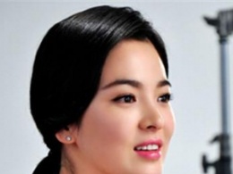时尚低马尾扎发 最显女生甜美气质