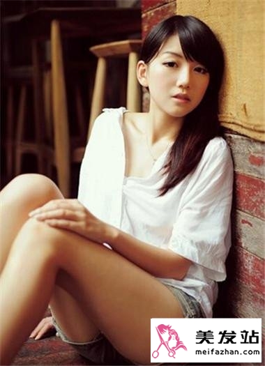 性感美潮女直发发型 媚感十足长发秒杀宅男
