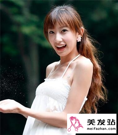性感美潮女直发发型 媚感十足长发秒杀宅男