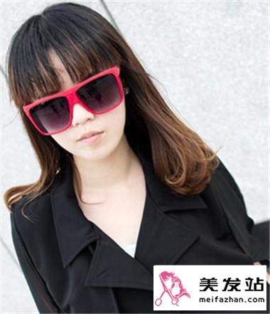 气质长发美女 百变性感妩媚