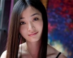 气质女生长直发发型 感受甜美淑女温婉风