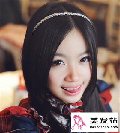清纯甜美长发女生 打造纯情小美人