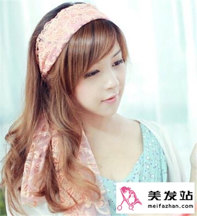 清纯甜美长发女生 打造纯情小美人