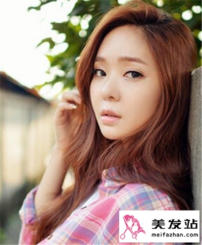 长发女生甜美发型 打造长发美娇妞
