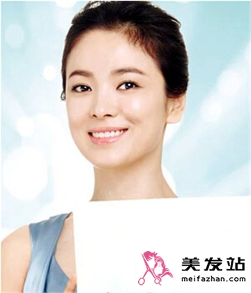 简单韩式盘发发型图片 清新淡雅显气质
