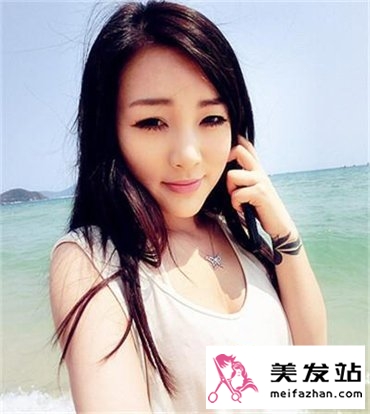 清纯系女生长发发型 尽显气质可爱小脸