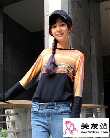 麻花辫子小姑娘 气质清纯最甜美