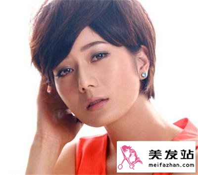 年末气质短发女生 学做明星气质造型