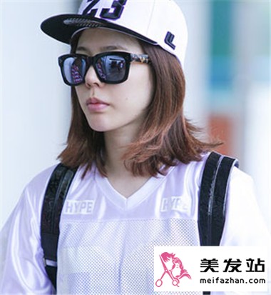 短发女生流行烫发发型 时尚可爱中不乏修颜