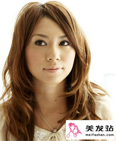 长脸女生流行长发 时尚长卷发最修颜