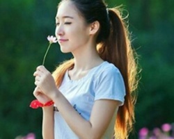 直发怎么扎好看 简单清晰马尾最甜美