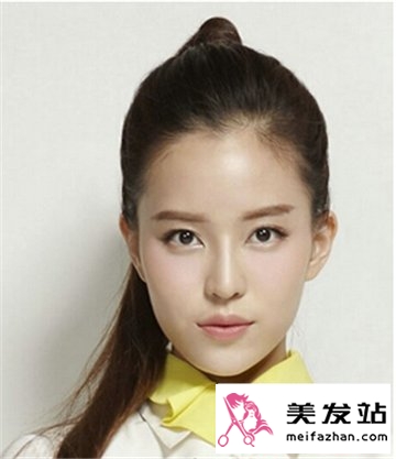 直发怎么扎好看 简单清晰马尾最甜美