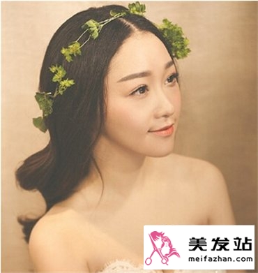 白色晚礼服新娘发型 浪漫高贵显气质