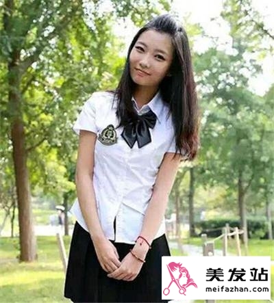 秀气青春长直发校园女生 演绎最青春的美好岁月