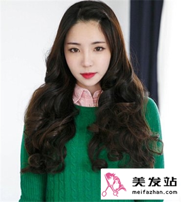 长发女生2015流行卷发发型 韩式长烫发最修颜时尚