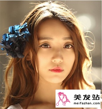 初春女生必备发型 凸显清新的淑女气质