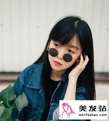 初春女生必备发型 凸显清新的淑女气质