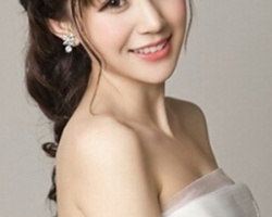 春季流行婚纱照发型 浪漫甜美最有幸福感