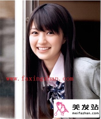女生清新离子烫直发发型 打造韩式小清新直发美女