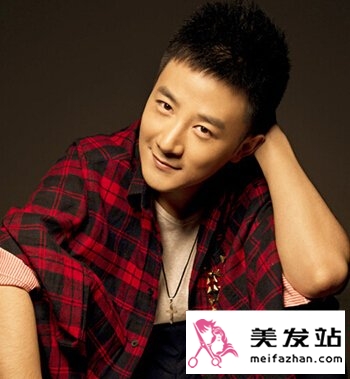 眼睛小男生流行短发发型 张倬闻经典发型发型