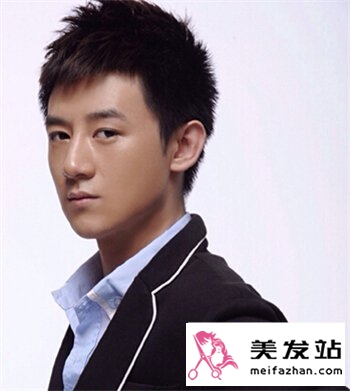 眼睛小男生流行短发发型 张倬闻经典发型发型