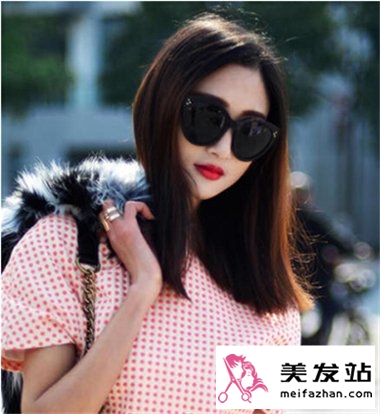 2015年女生最美直发发型图片 清新百搭时尚淑女范