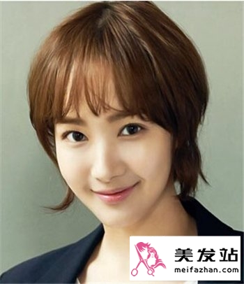 职场女士气质短发发型 凸显职场女性简单美