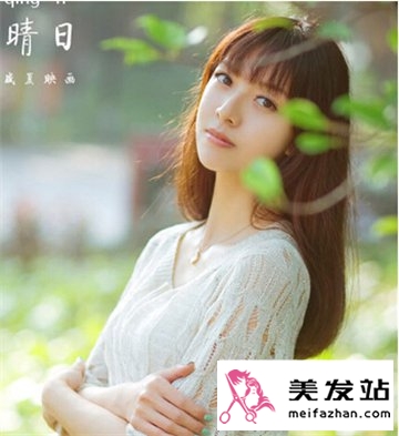 唯美直发美女发型图片 清新迷人十分上镜
