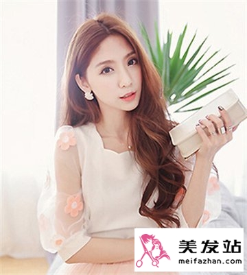 适合长发女生的染发颜色 发色染更添时尚风采
